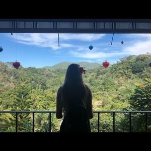 Meet your Posher, Adrianna